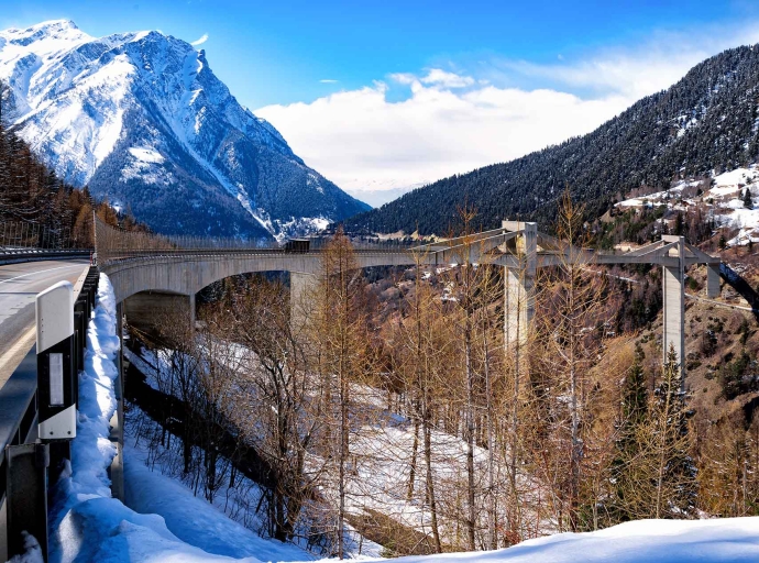 Alpenoversteek vanaf Visp (Wallis, Zwitserland) – Simplonpas voor campers &amp; kampeerwagens